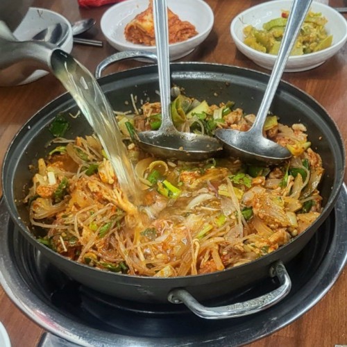 황강돼지찌개 테이블 세팅